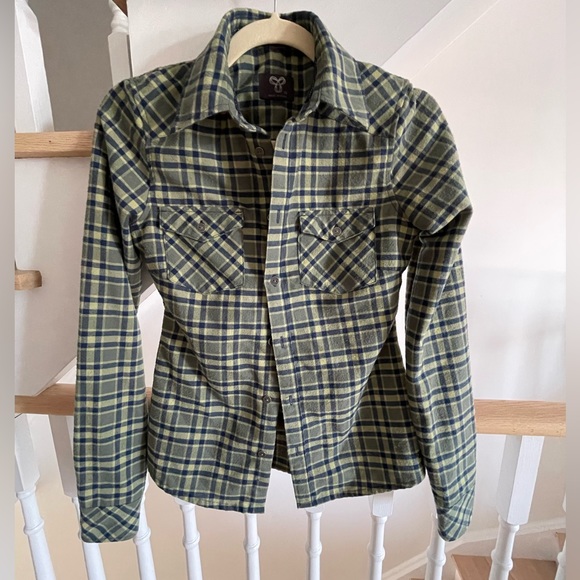 Button up shirt - Picture 1 of 2